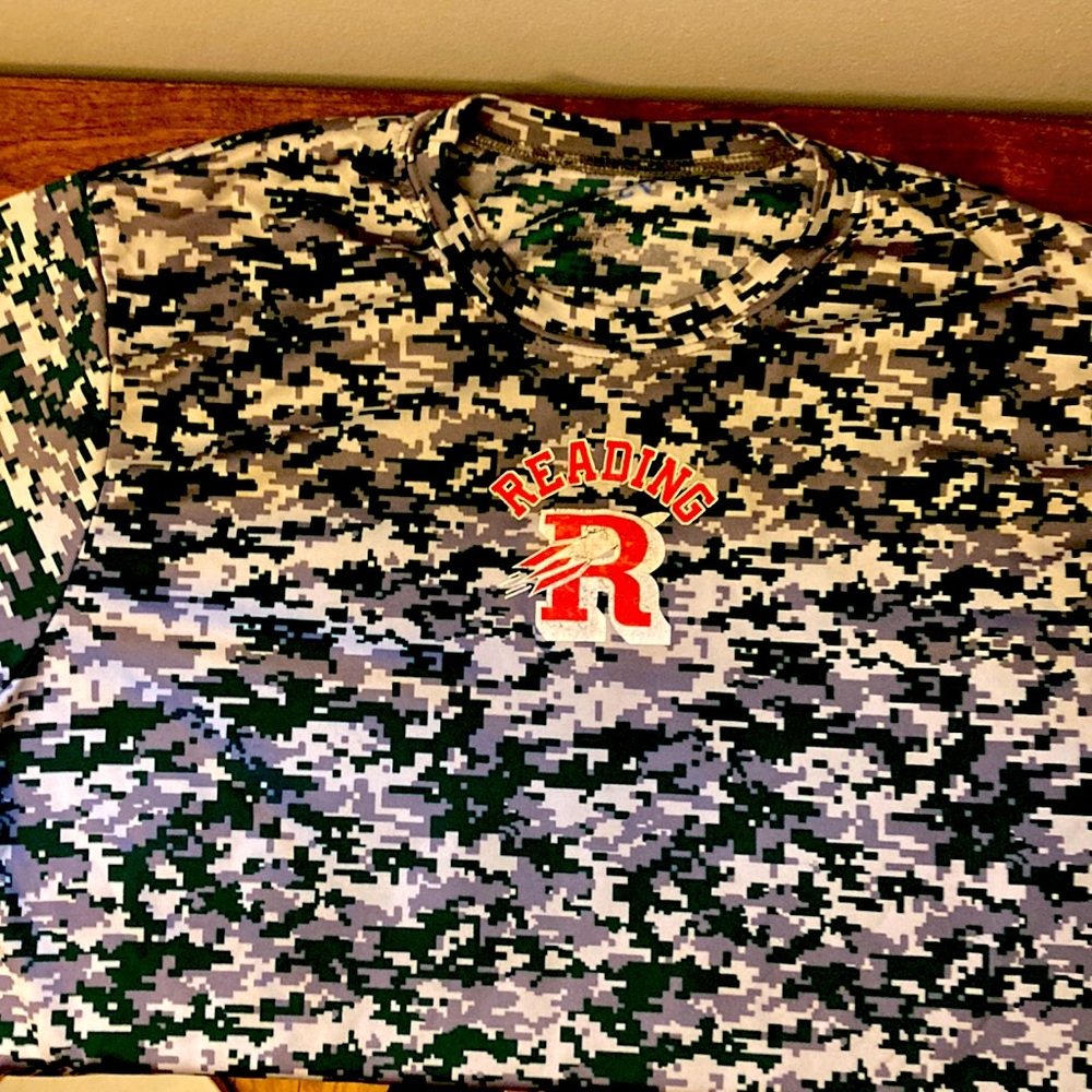 Augusta sports wear reading camo te shirt adult large taken care of with care
